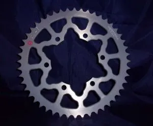 Corona 49 Denti Sitta Ergal, catena 525, codice 201U49-25 ergal 7075 per Triumph 675 Daytona / Street Triple - 800 Tiger