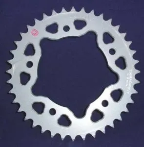 Corona 38 Denti Sitta Ergal chiaro passo 525 per Yamaha R1 2015> - R6 99>02 - MT09 - TRACER 9 - NIKEN