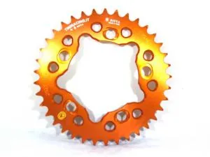 Corona 37 Denti Sitta in Ergal passo 520 per KTM RC8, DUKE 950/990 codice 202T37-ORANGE